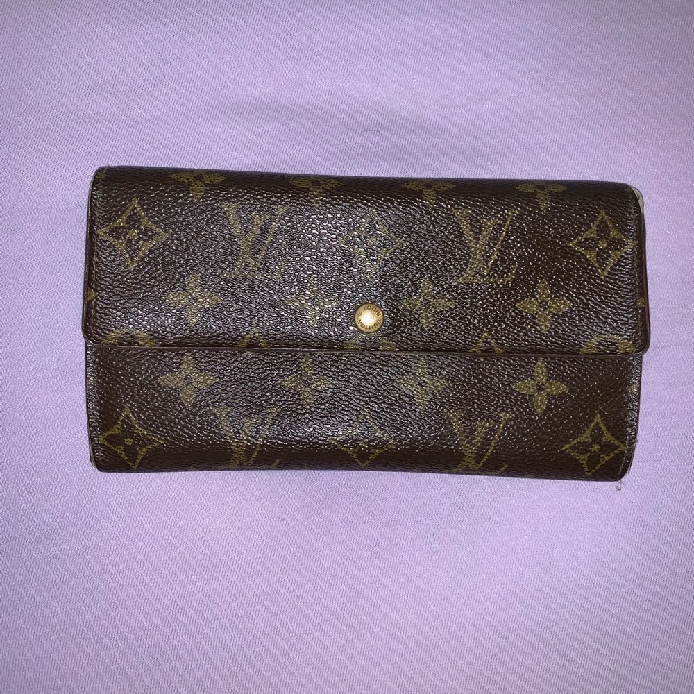 Louis Vuitton Monogram Sarah Wallet